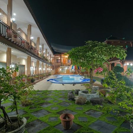 Sartini Inn Jogja Jogjakarta Buitenkant foto