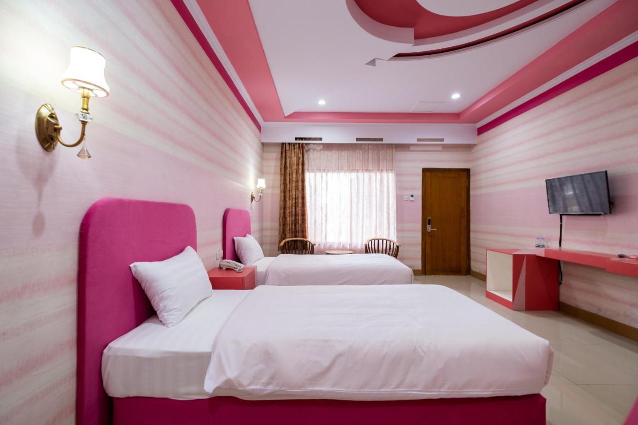 Sartini Inn Jogja Jogjakarta Buitenkant foto