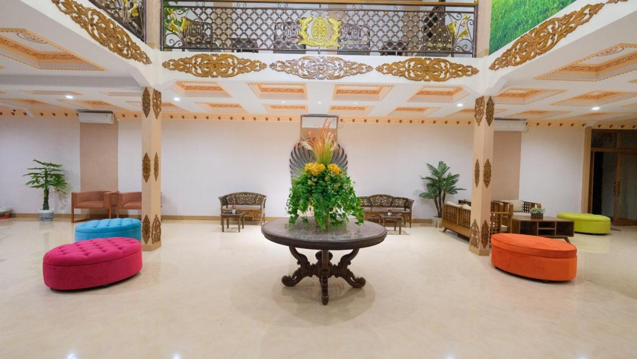 Sartini Inn Jogja Jogjakarta Buitenkant foto