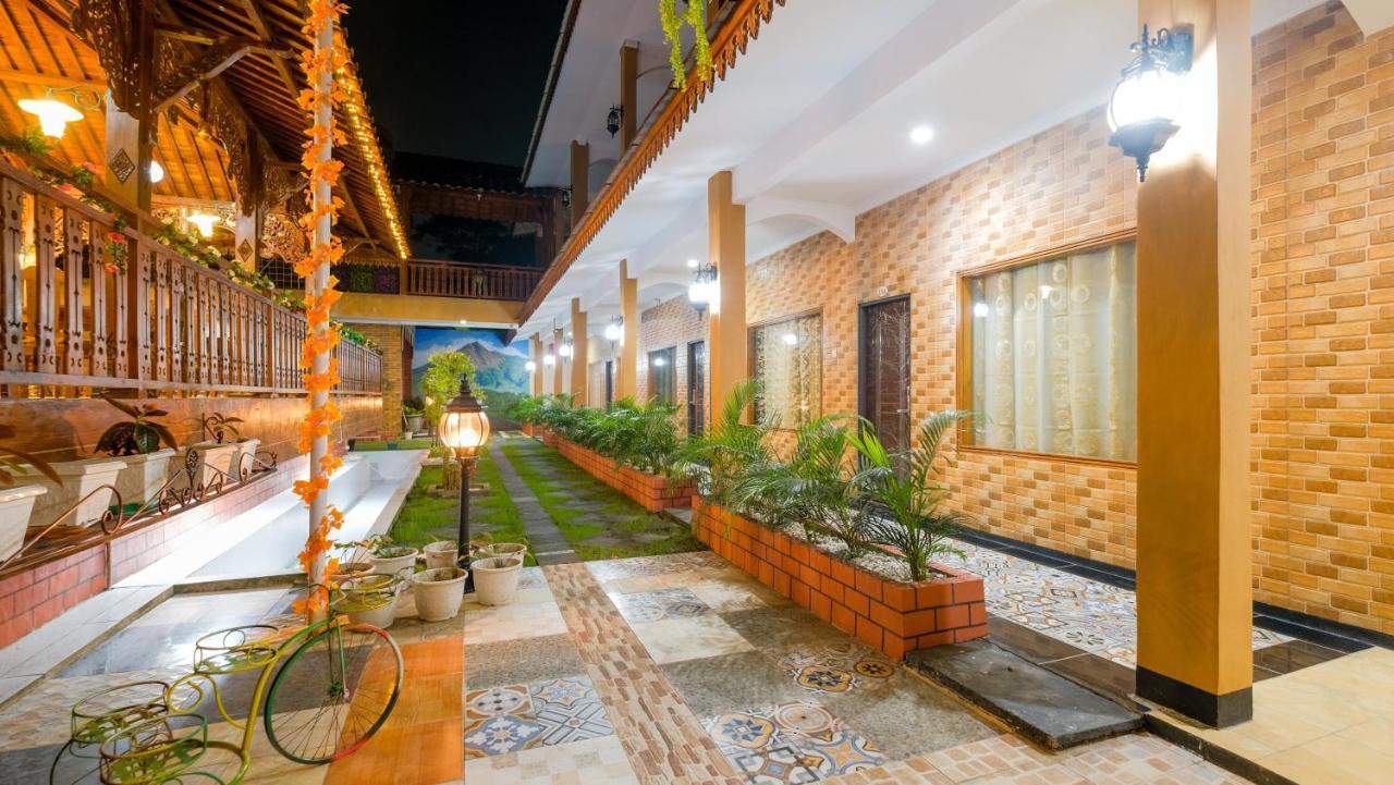 Sartini Inn Jogja Jogjakarta Buitenkant foto
