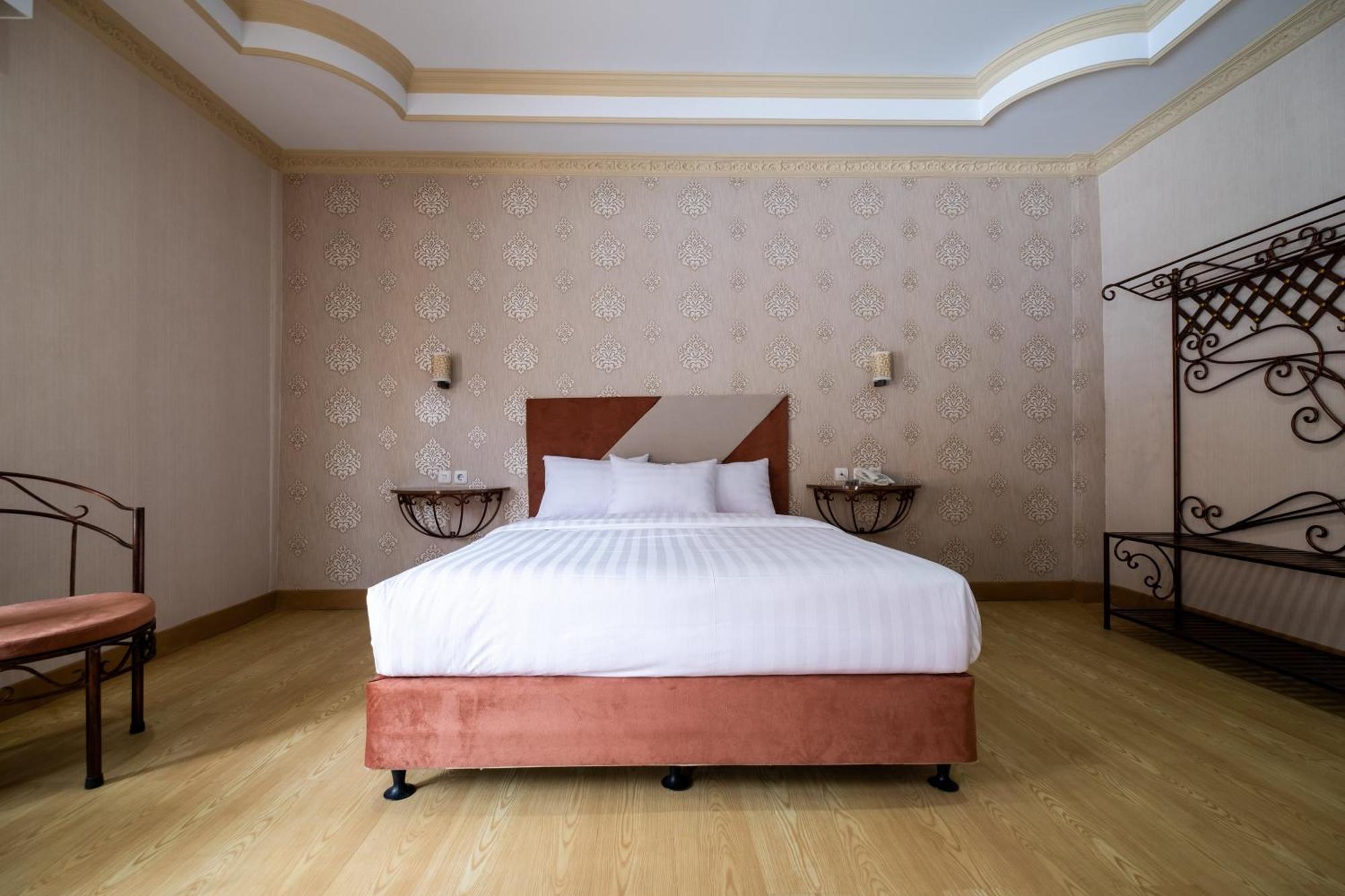 Sartini Inn Jogja Jogjakarta Buitenkant foto