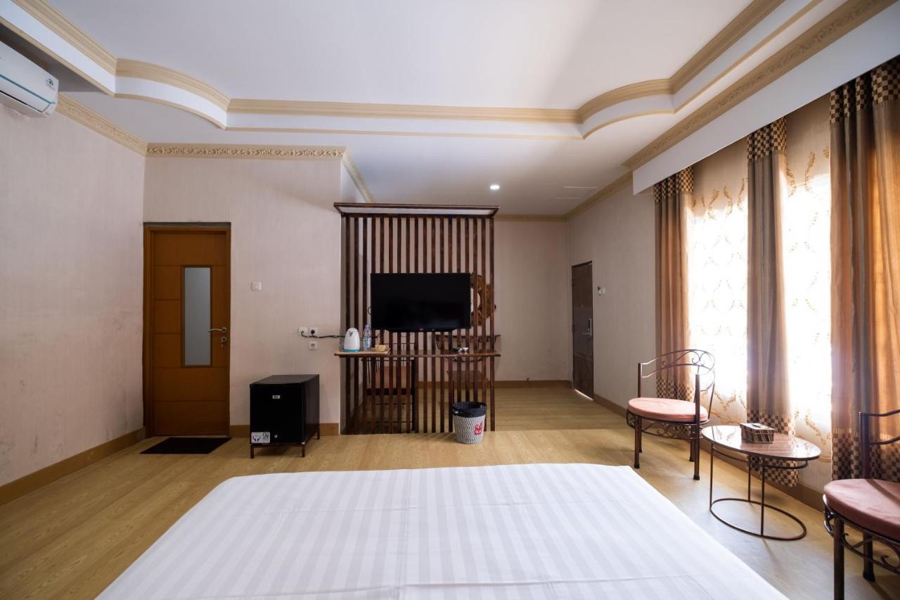 Sartini Inn Jogja Jogjakarta Buitenkant foto