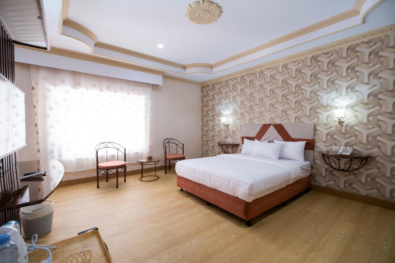 Sartini Inn Jogja Jogjakarta Buitenkant foto