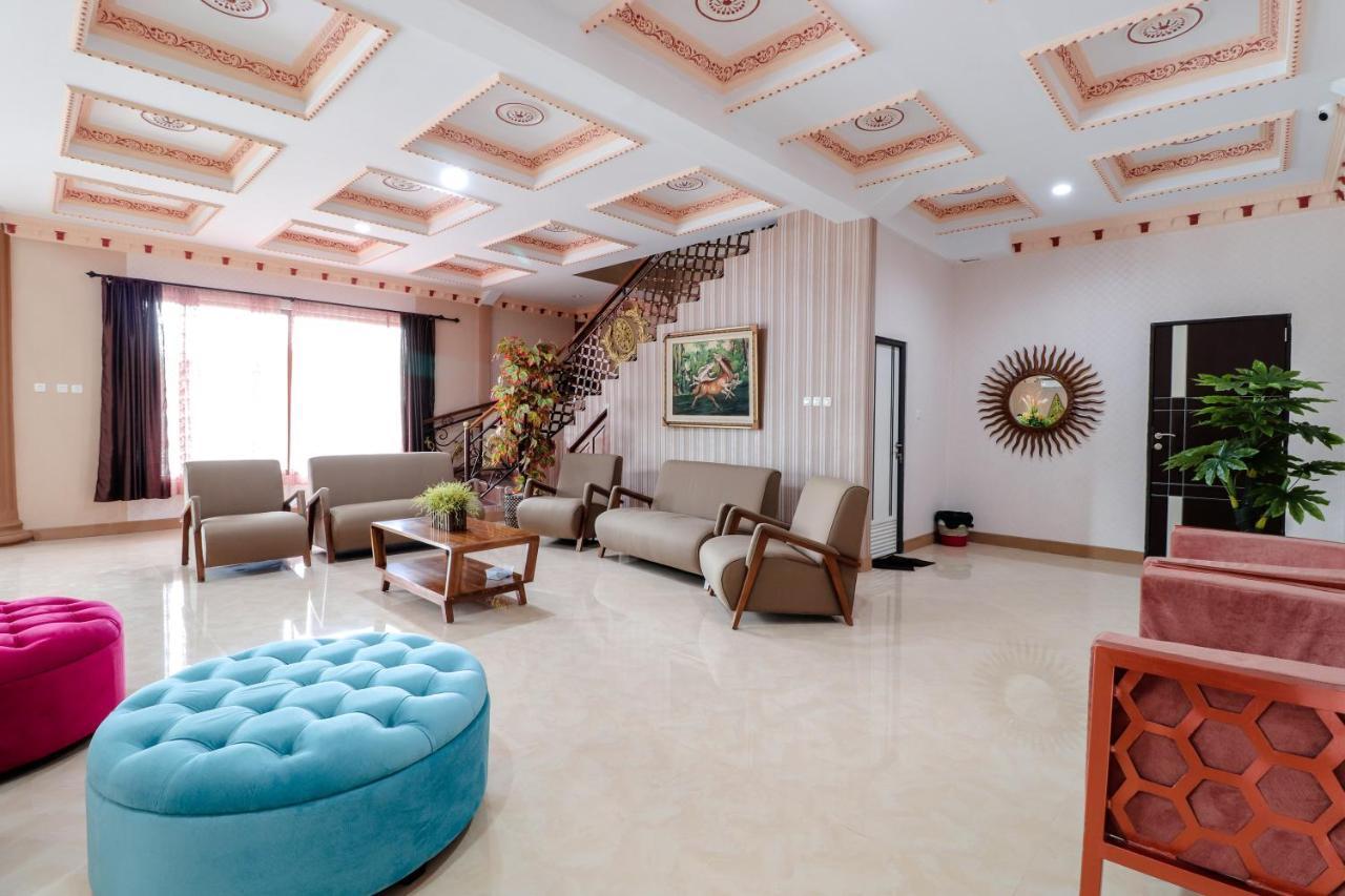 Sartini Inn Jogja Jogjakarta Buitenkant foto