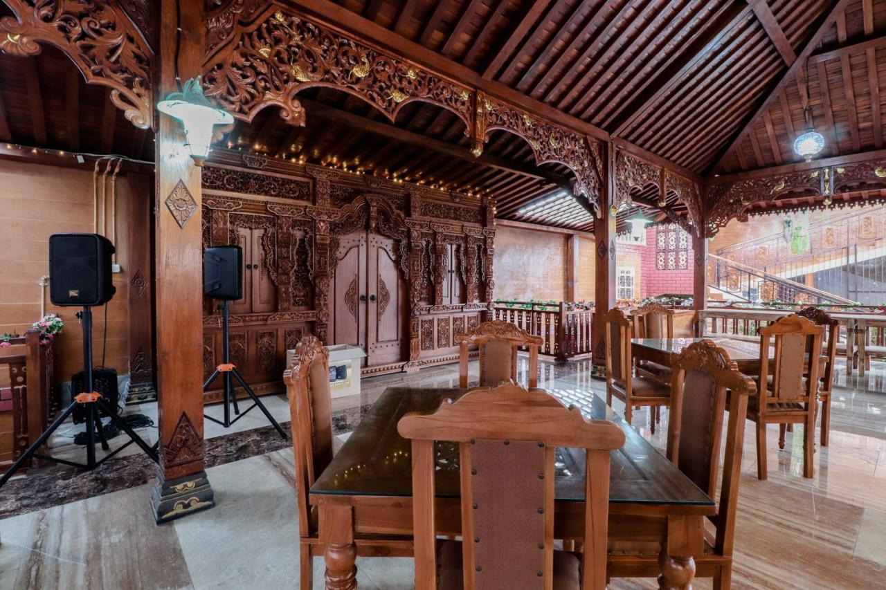 Sartini Inn Jogja Jogjakarta Buitenkant foto