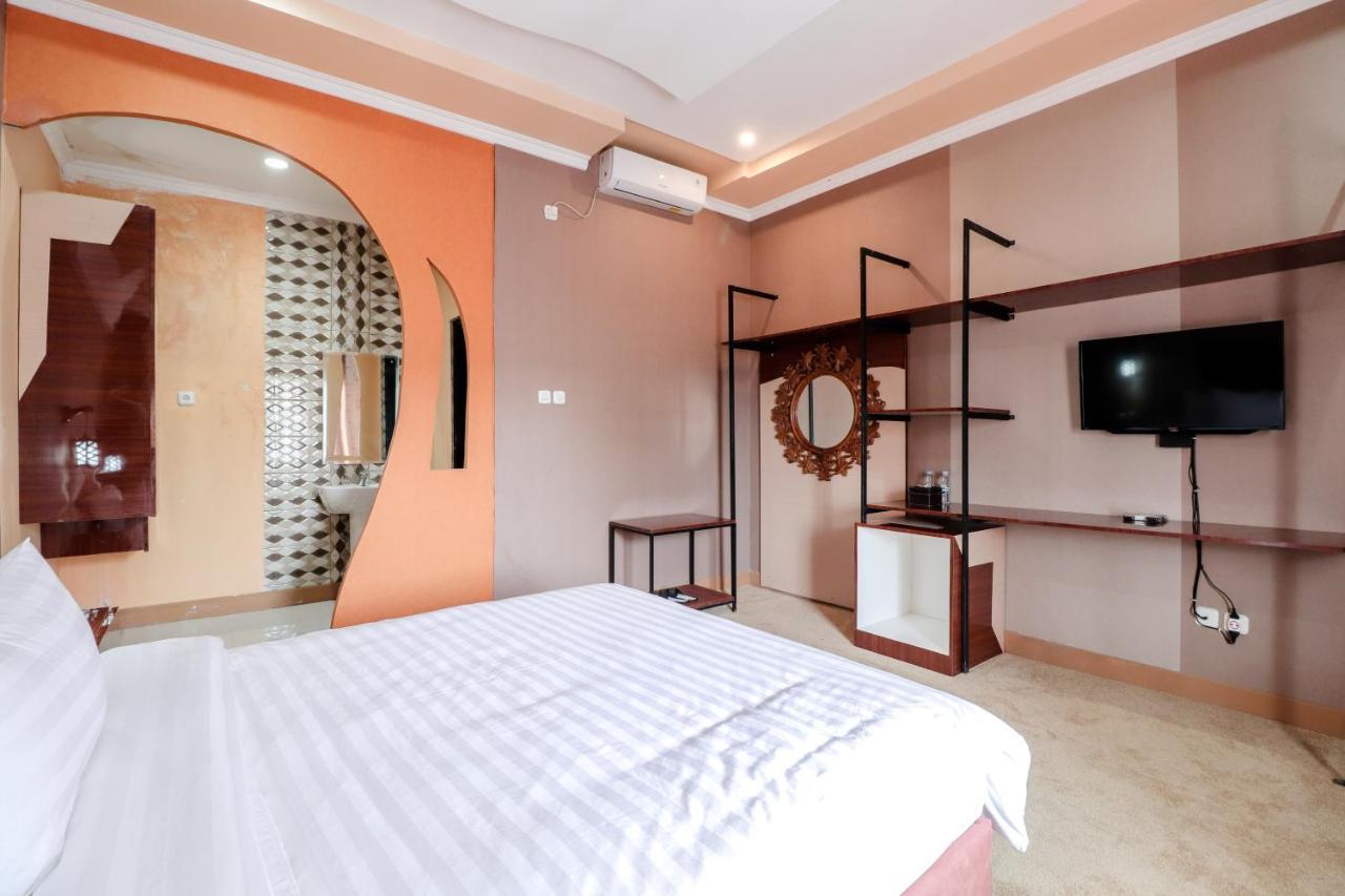 Sartini Inn Jogja Jogjakarta Buitenkant foto