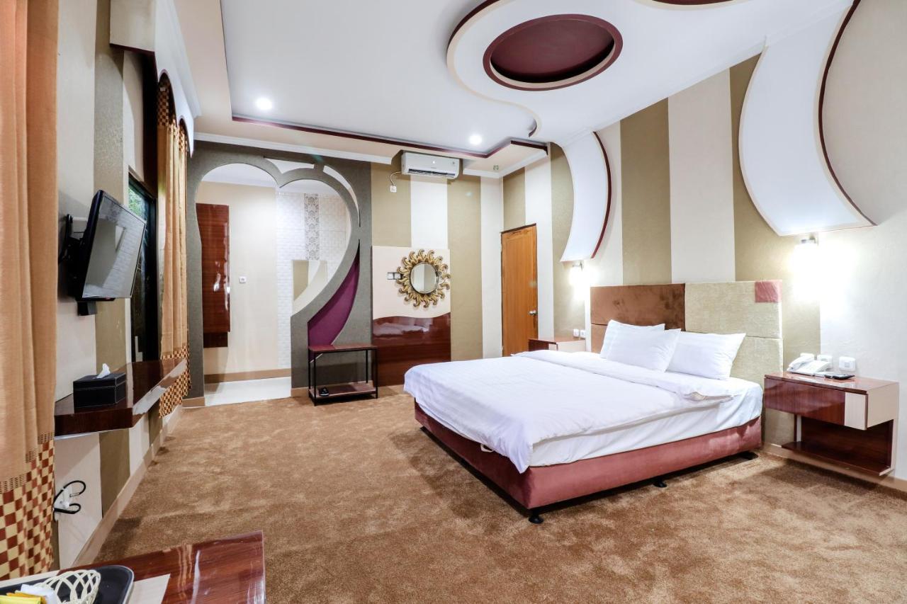 Sartini Inn Jogja Jogjakarta Buitenkant foto