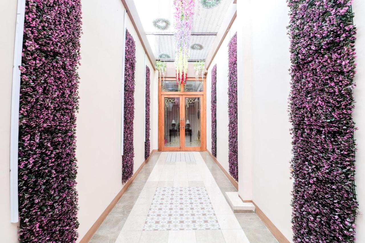 Sartini Inn Jogja Jogjakarta Buitenkant foto