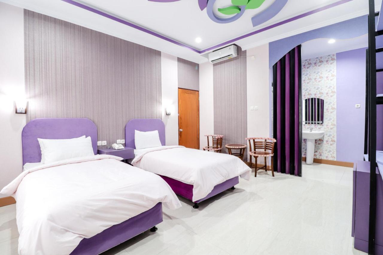 Sartini Inn Jogja Jogjakarta Buitenkant foto